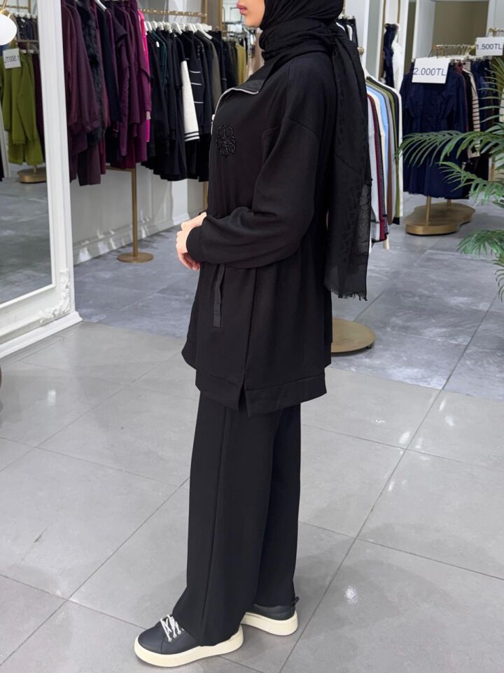 ÇİÇEK NAKIŞLI GARNİLİ TAKIM SİYAH