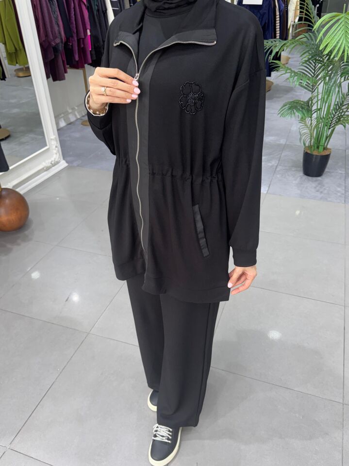 ÇİÇEK NAKIŞLI GARNİLİ TAKIM SİYAH