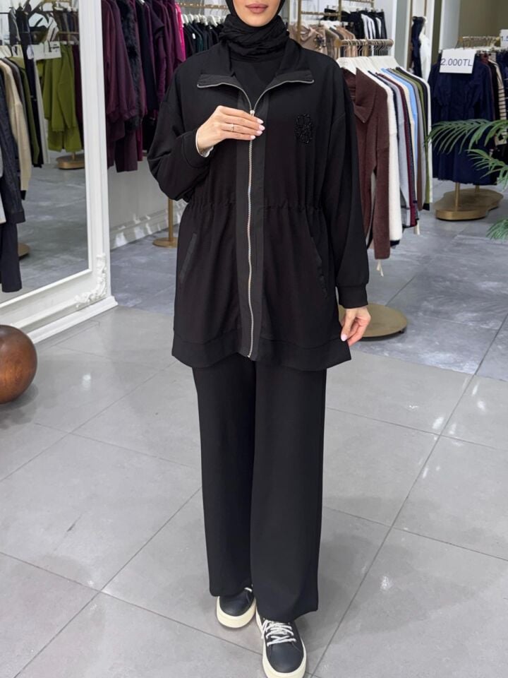 ÇİÇEK NAKIŞLI GARNİLİ TAKIM SİYAH