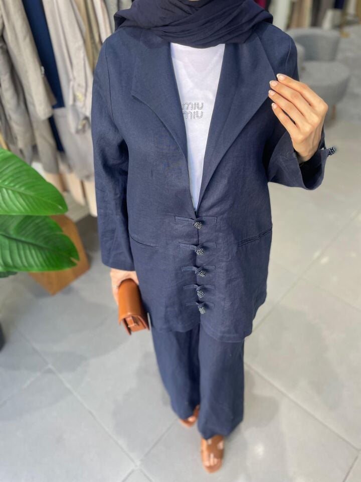 DÜĞME BONCUK DETAYLI KETEN TAKIM LACİVERT