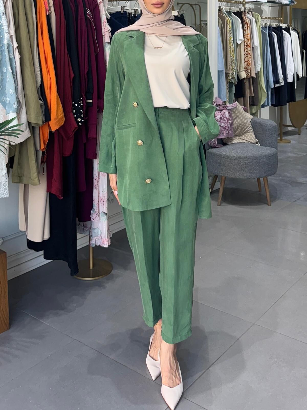 GOLD DÜĞME DETAYLI TAKIM YEŞİL