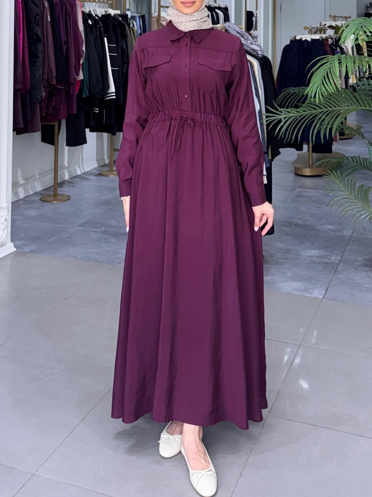 CEP DETAYLI BELİ BÜZGÜLÜ ELBİSE MÜRDÜM