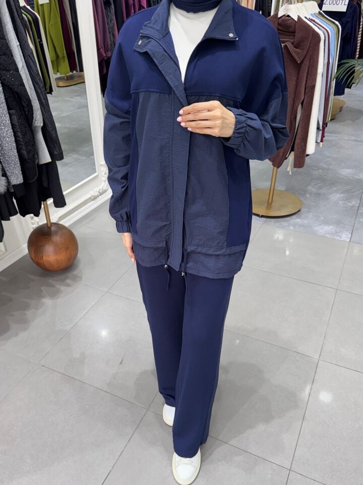 GARNİ DETAYLI BAĞCIKLI TAKIM LACİVERT