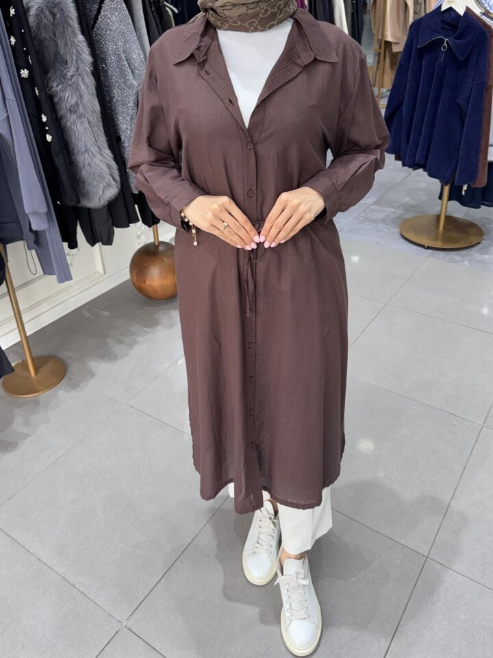 YIRTMAÇLI MİDİ BOY GÖMLEK KAHVERENGİ