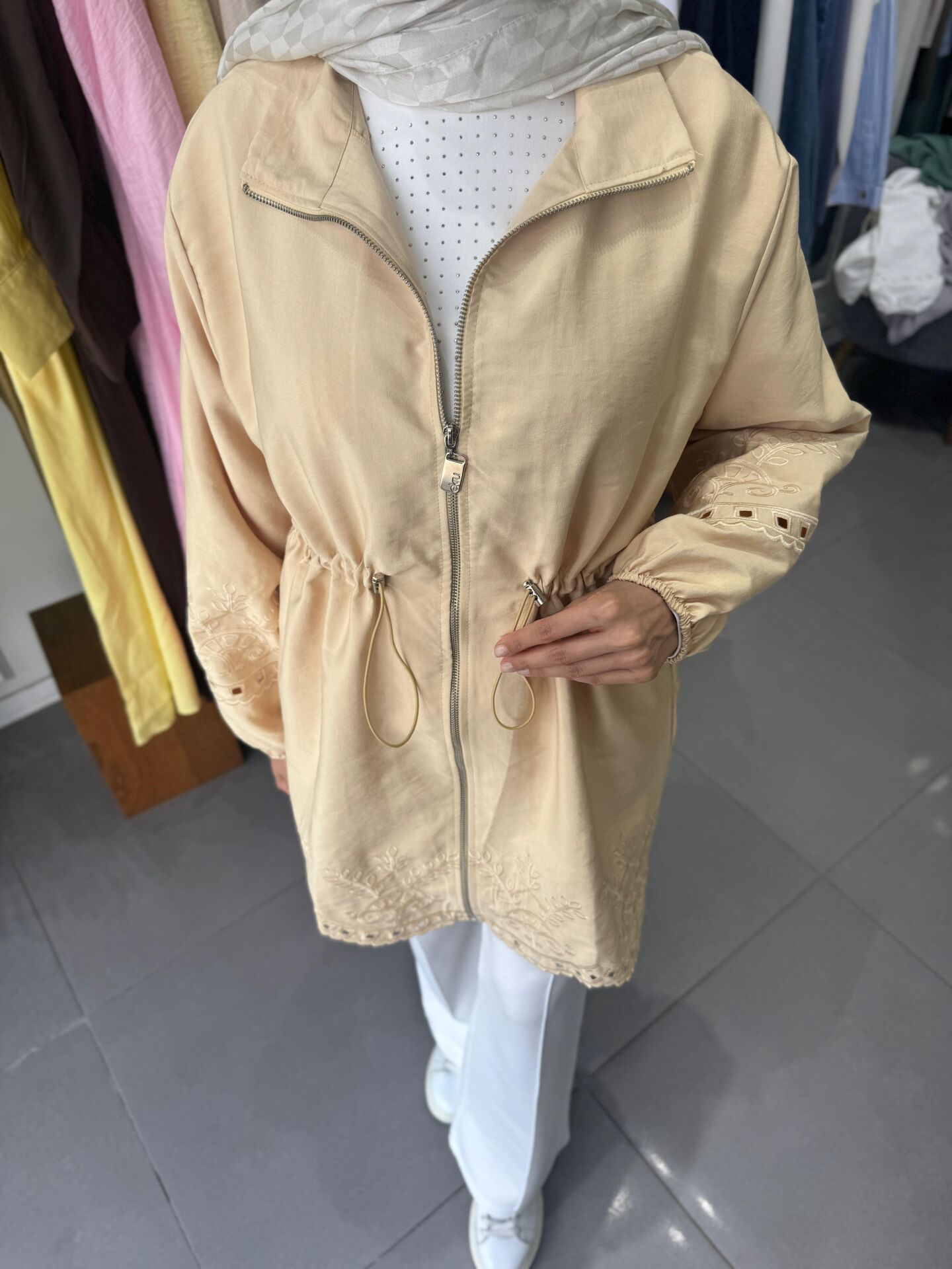 NAKIŞ DETAYLI CEKET SARI