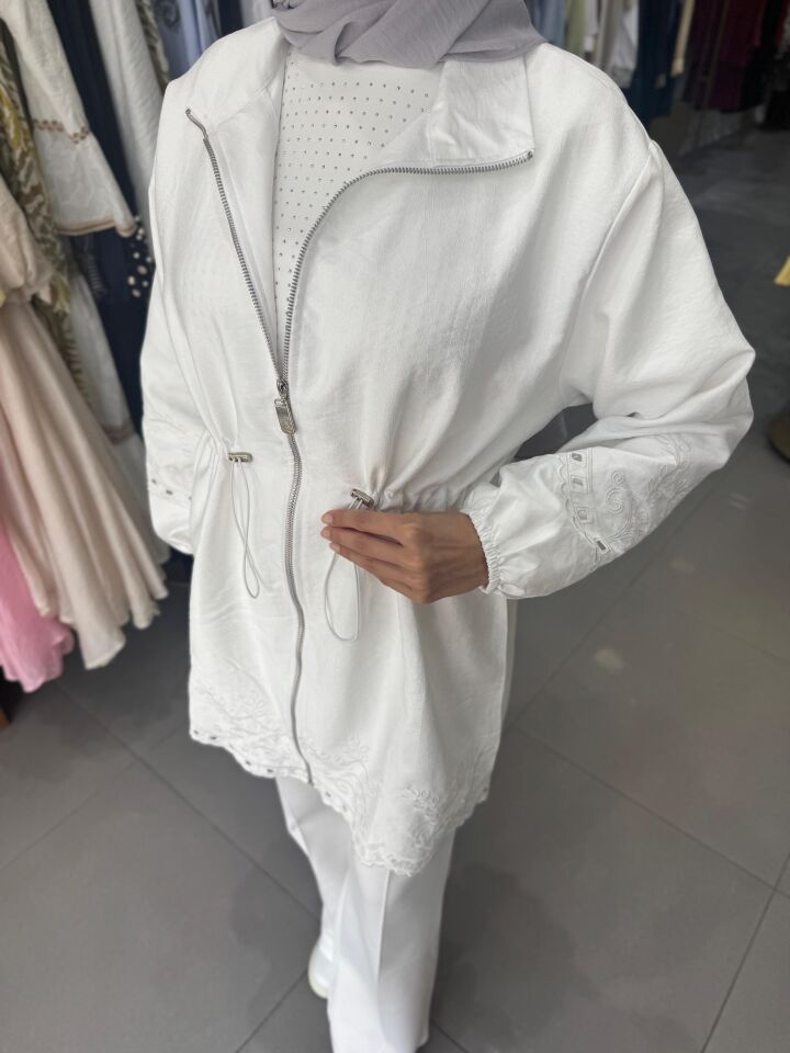 NAKIŞ DETAYLI CEKET EKRU