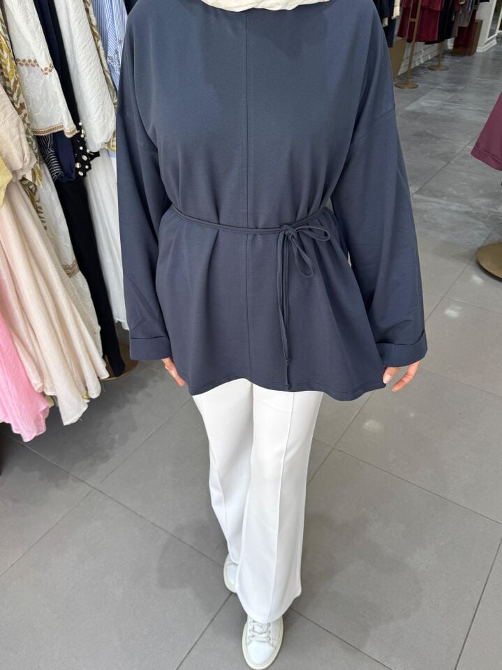 DİKİŞ DETAYLI YIRTMAÇLI SWEAT LACİVERT