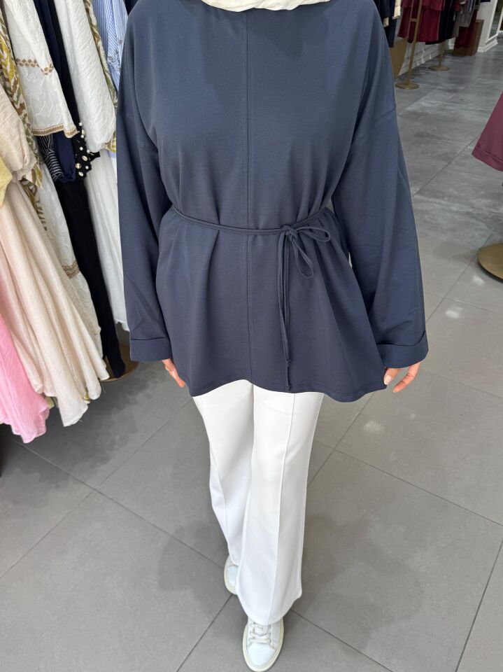 DİKİŞ DETAYLI YIRTMAÇLI SWEAT LACİVERT