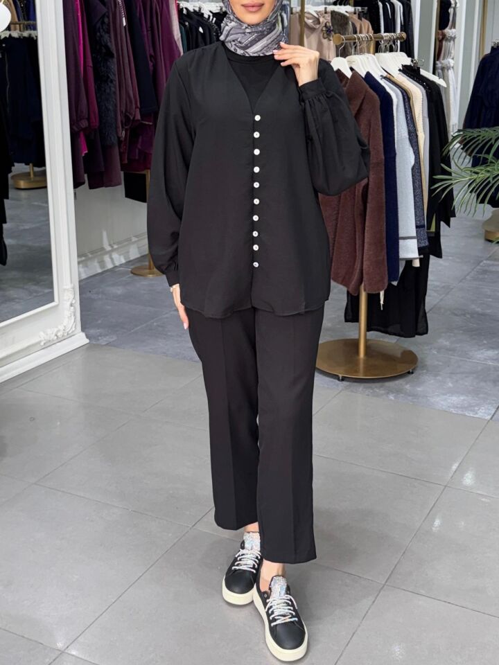 BÜZGÜ DETAYLI DÖKÜMLÜ GÖMLEK SİYAH