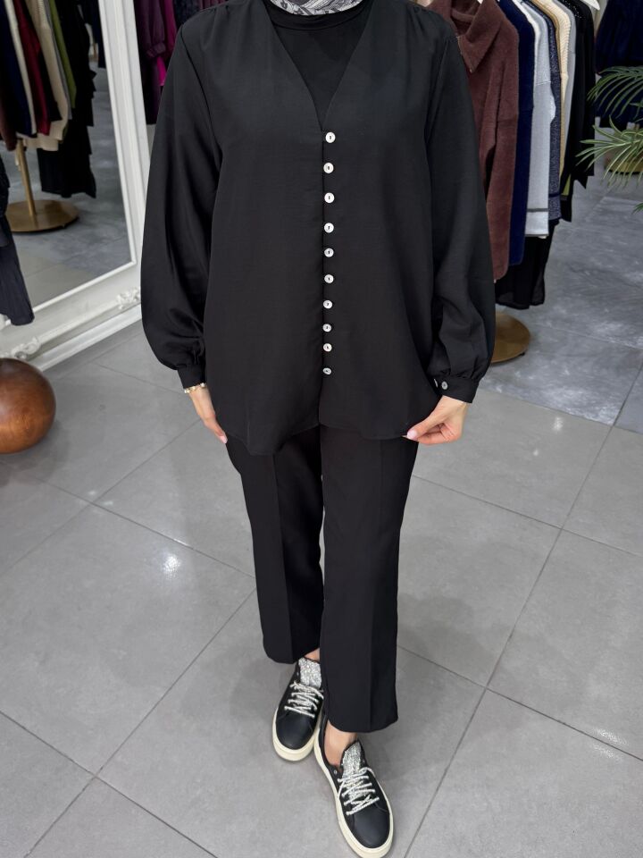 BÜZGÜ DETAYLI DÖKÜMLÜ GÖMLEK SİYAH