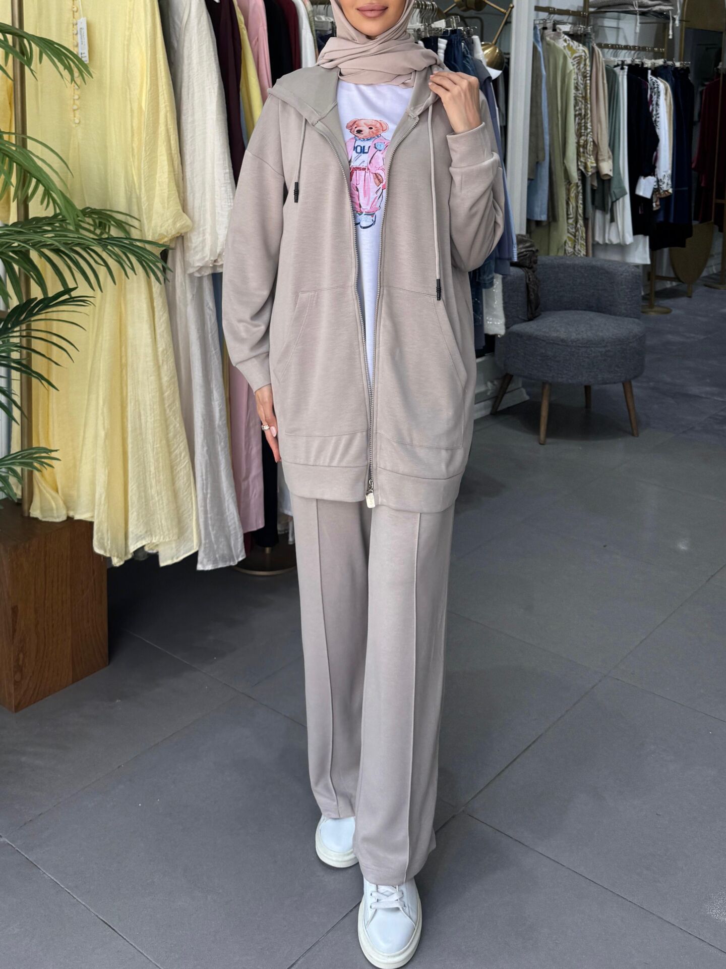 KAPÜŞONLU ÖNÜ FERMMUARLI TAKIM TAŞ