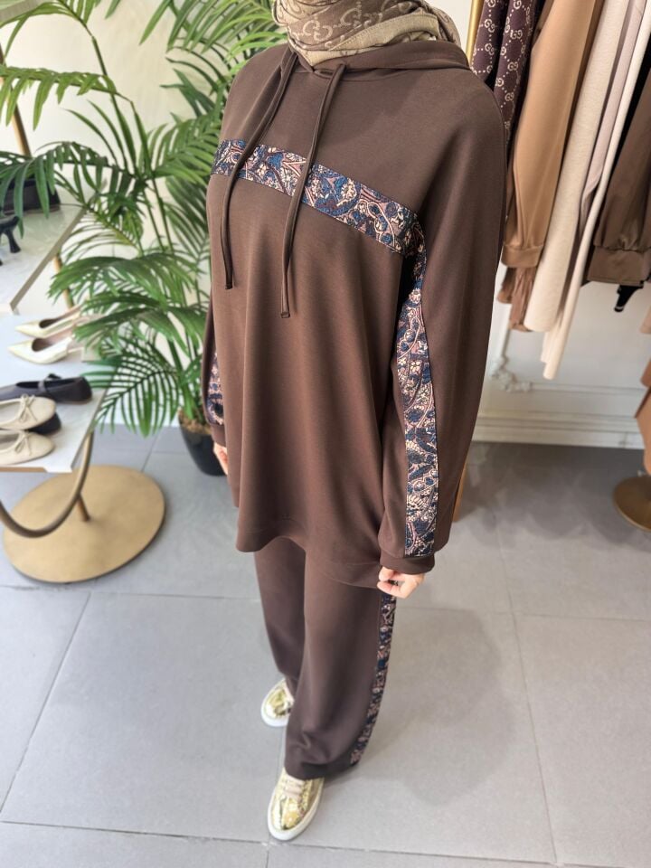 JAKAR GARNİ DETAYLI TAKIM KAHVE