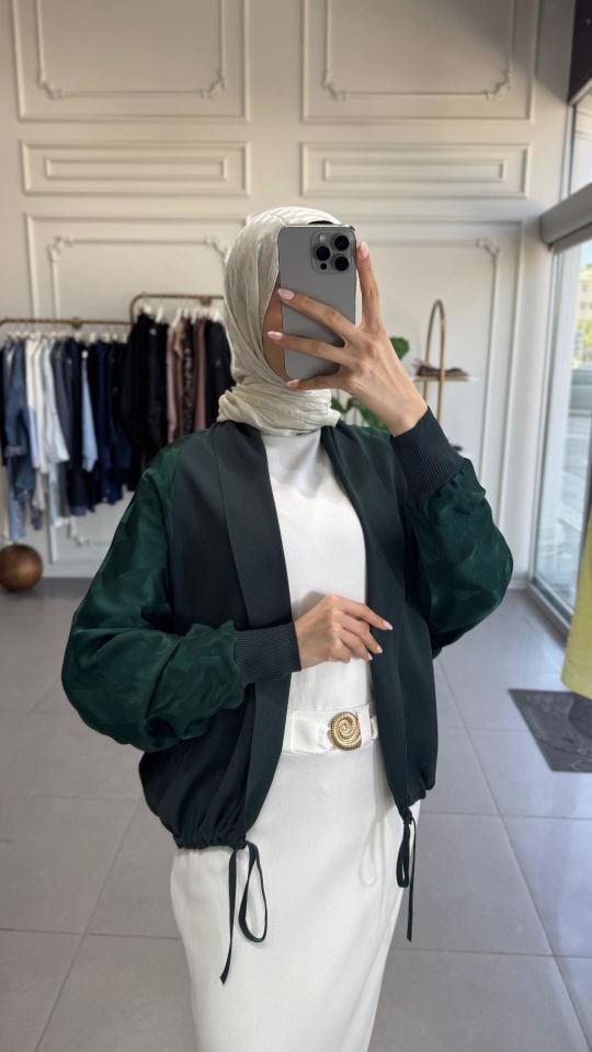 KENDİNDEN DESENLİ ETEK ÜSTÜ HIRKA ZÜMRÜT