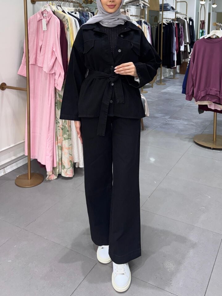 KEMERLİ CEPLİ TAKIM  SİYAH