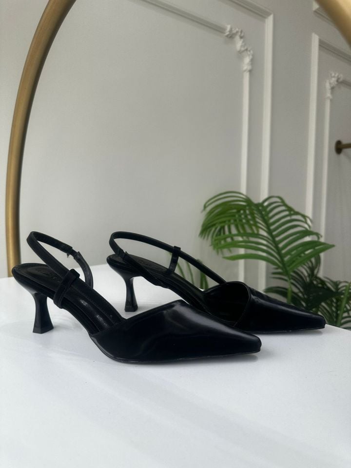 Y RUGAN SİYAH TOPUKLU