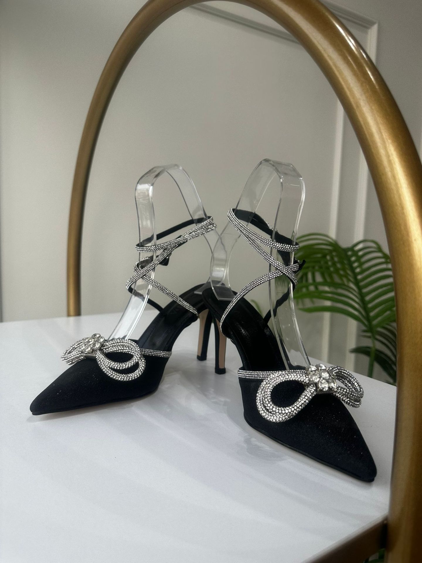 FİYONK DETAYLI TOPUKLU AYAKKABI