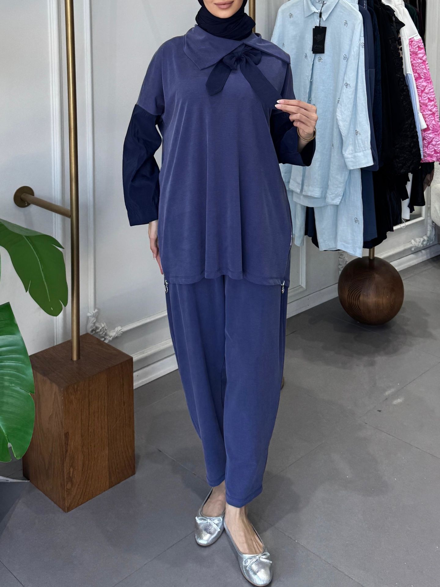 YAKA FİYONK DETAYLI TAKIM SAX