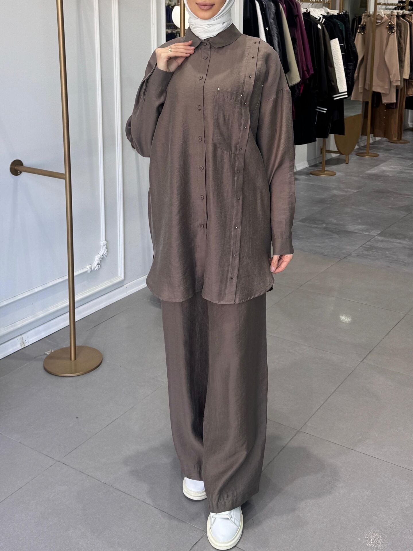 ÇAPRAZ CEP DETAYLI PANTOLONLU SAFARİ TAKIM VİZON