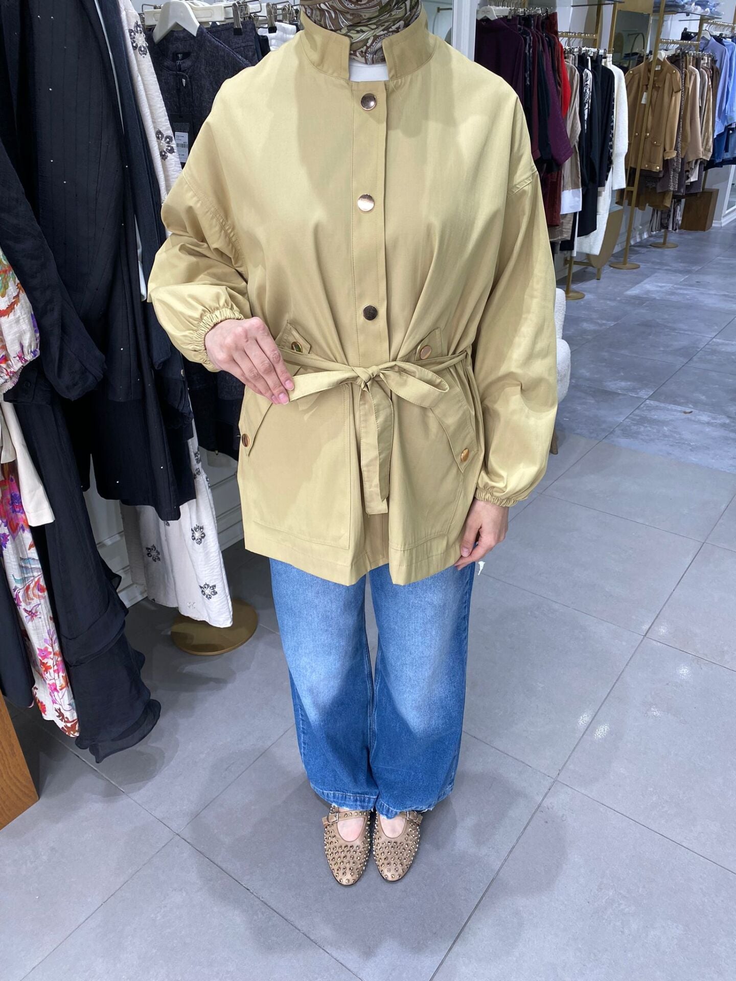 KAPÜŞONLU ÇITÇIT DETAYLI KISA KAP