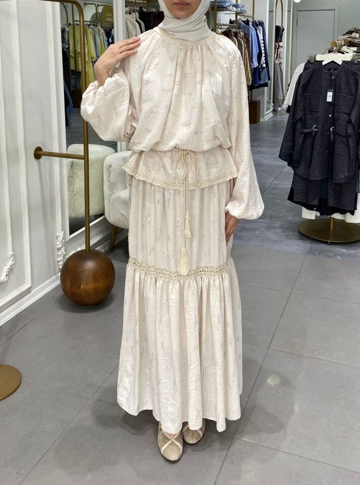 DANTEL DETAYLI PULLU PAYET ETEKLİ TAKIM