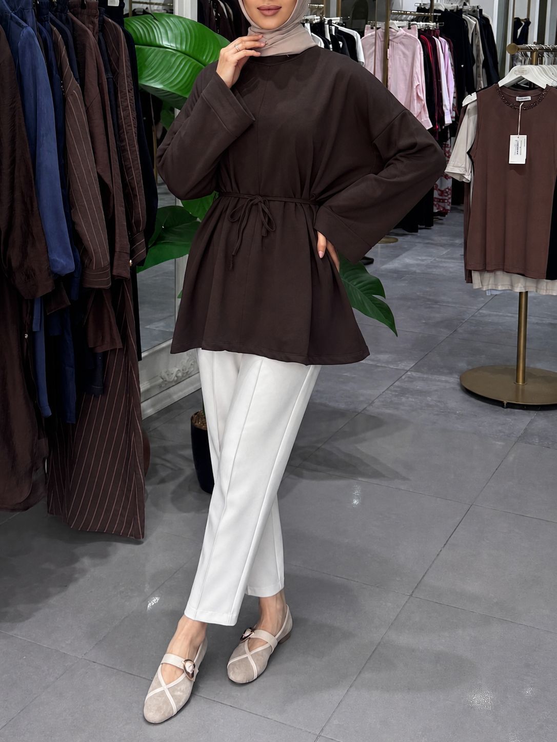 DİKİŞ DETAYLI YIRTMAÇLI SWEATSHIRT KAHVERENGİ