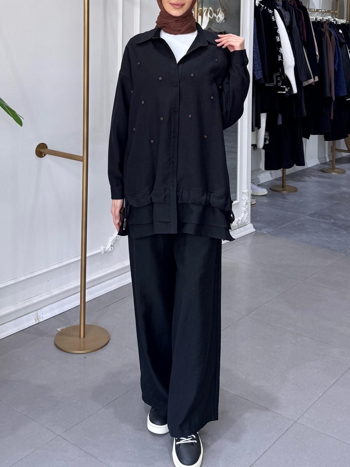 TAHTA BONCUK İŞLEMELİ TAKIM SİYAH