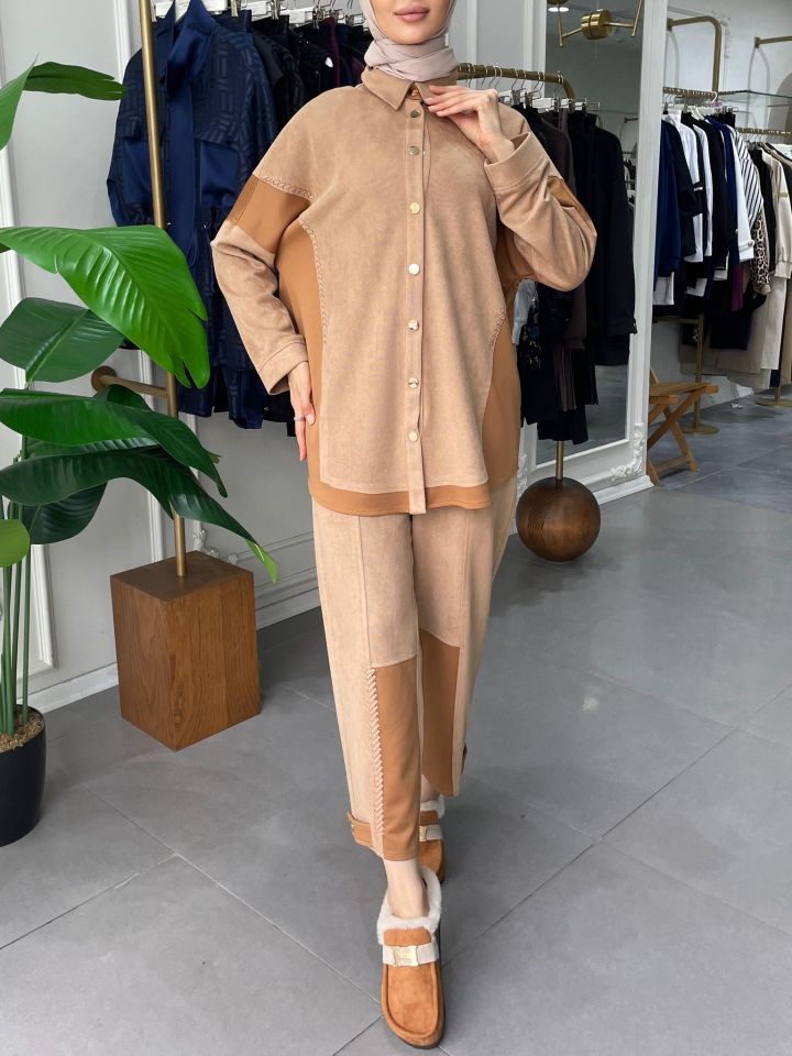 SÜET ÖRGÜ DETAYLI TAKIM  CAMEL