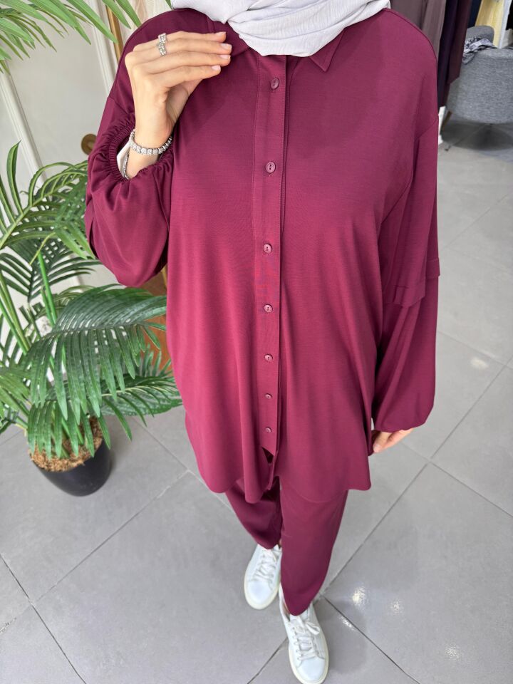 TRİL GÖMLEKLİ TAKIM