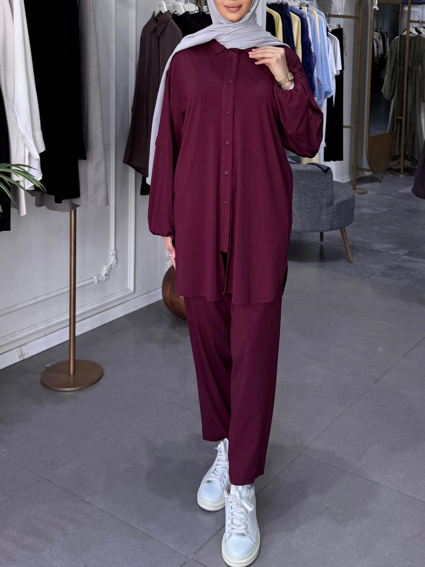 TRİL GÖMLEKLİ TAKIM