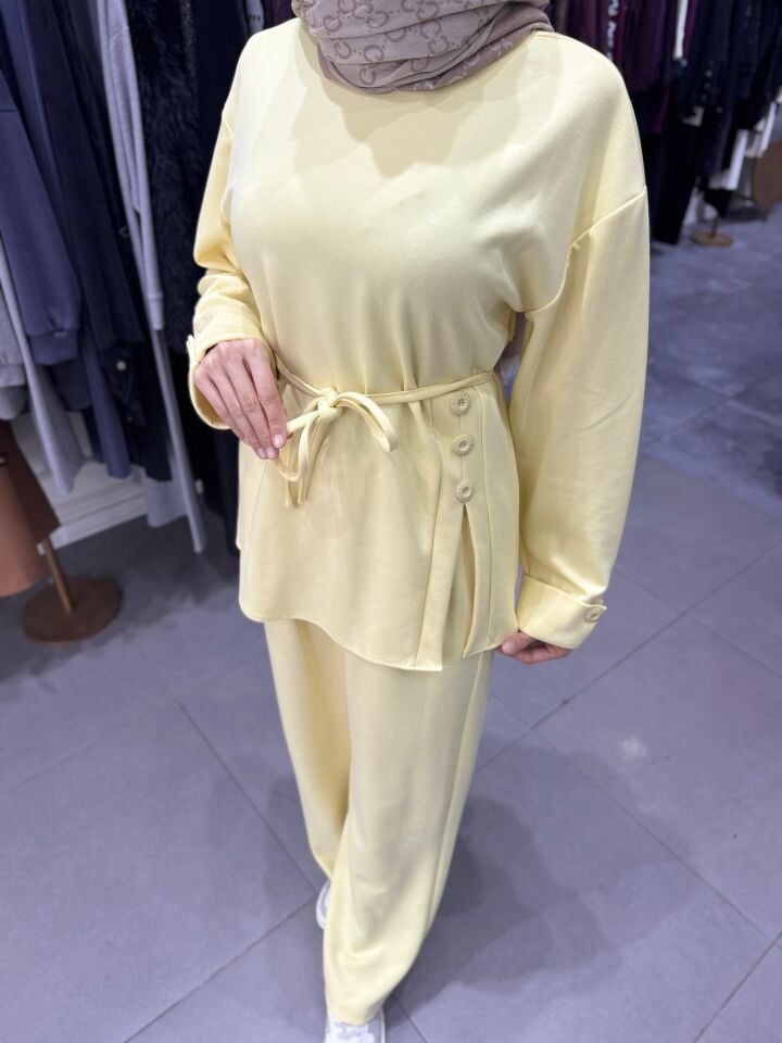 DÜĞMELİ TAKIM  SARI