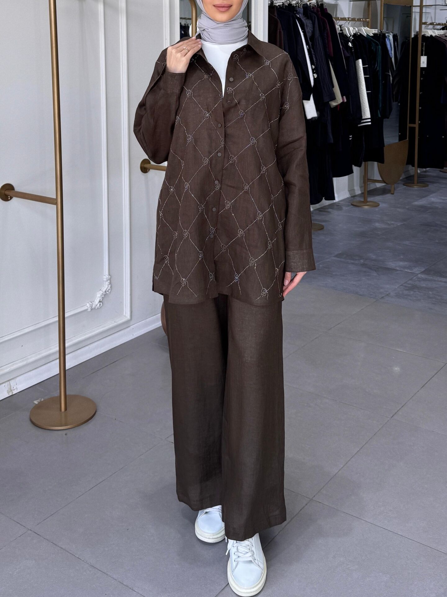 İŞLEMELİ KETEN TAKIM KAHVERENGİ