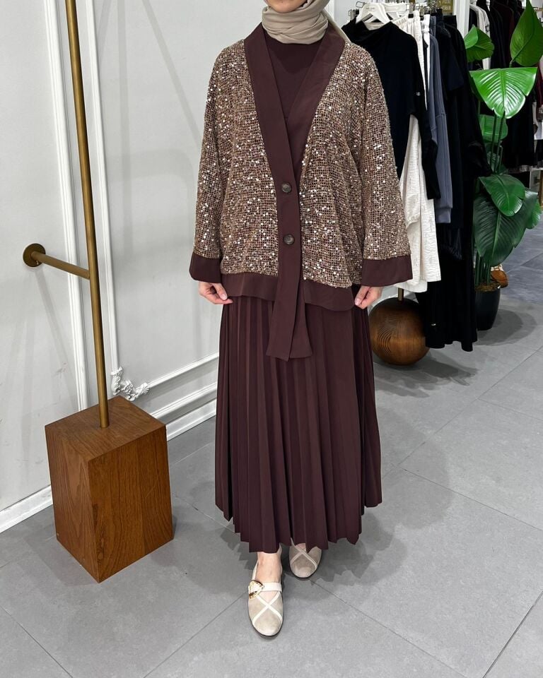 PULLU ÜÇLÜ TAKIM KAHVE