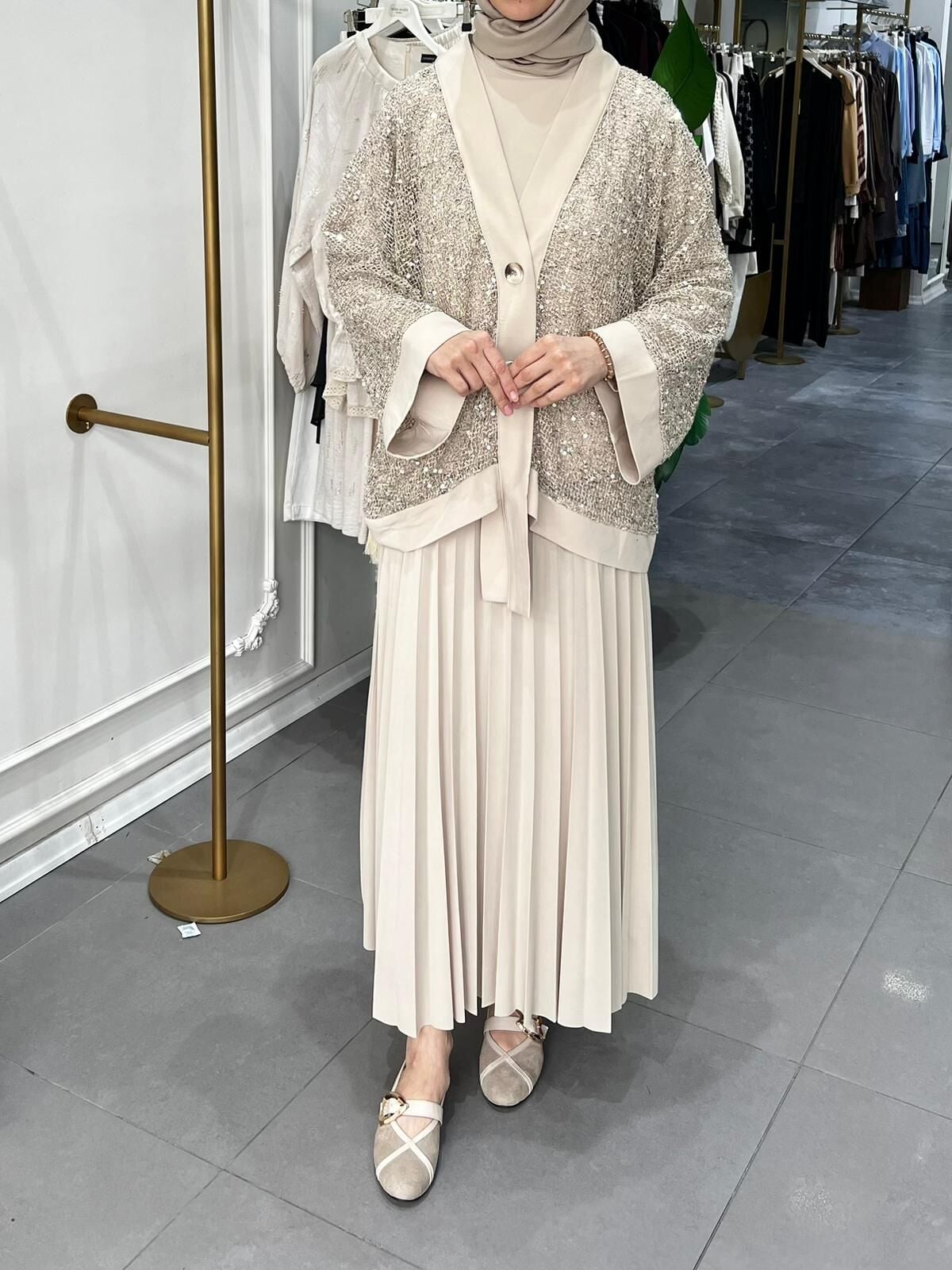 PULLU ÜÇLÜ TAKIM BEJ