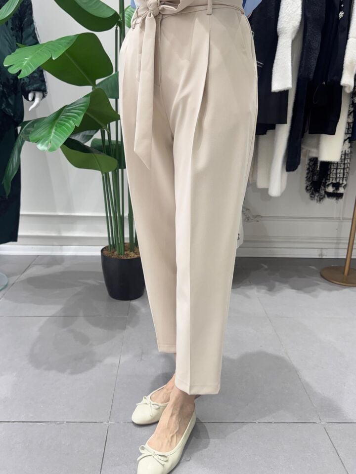 KUŞAKLI HAVUÇ PANTOLON BEJ