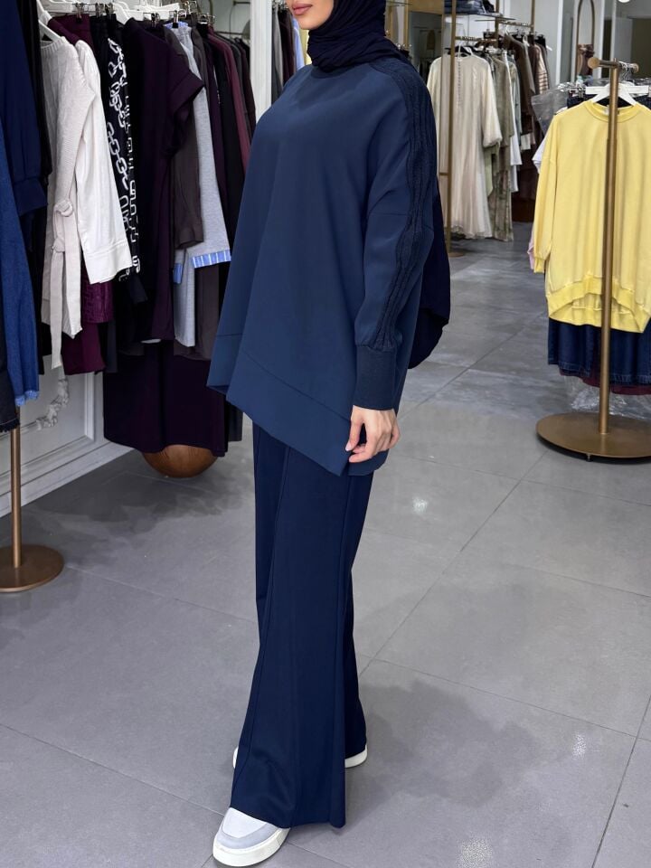 KOL TRİKO DETAYLI BLUZ  LACİVERT