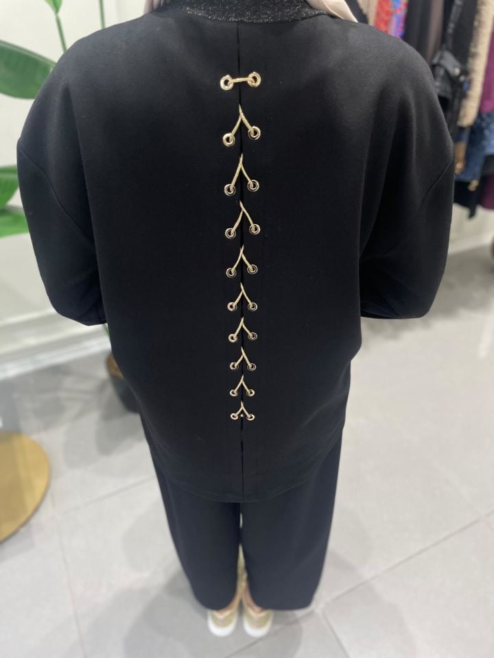BAĞCIKLI GOLD DETAYLI TAKIM SİYAH