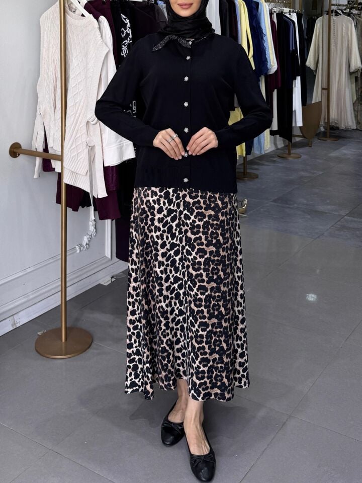 ÇİÇEK DÜĞME DETAYLI HIRKA SİYAH