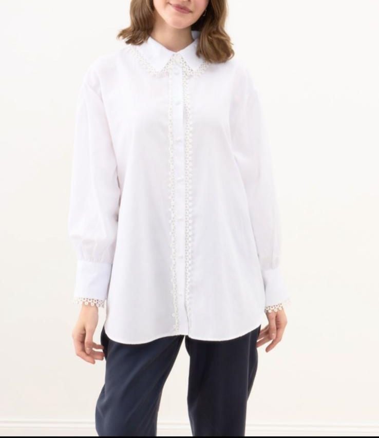 DANTEL ŞERİT DETAYLI GÖMLEK