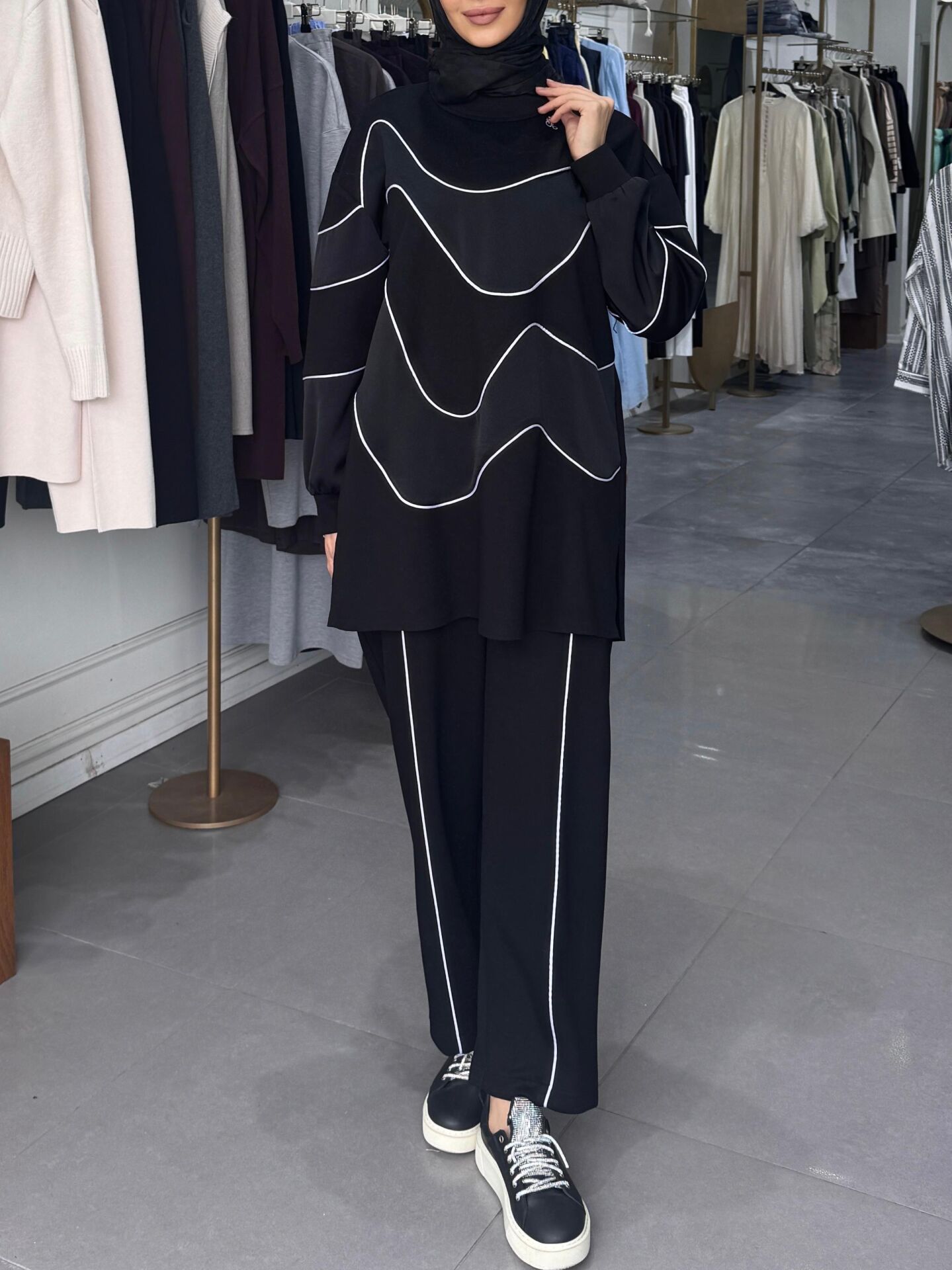 DALGALI TAKIM SİYAH