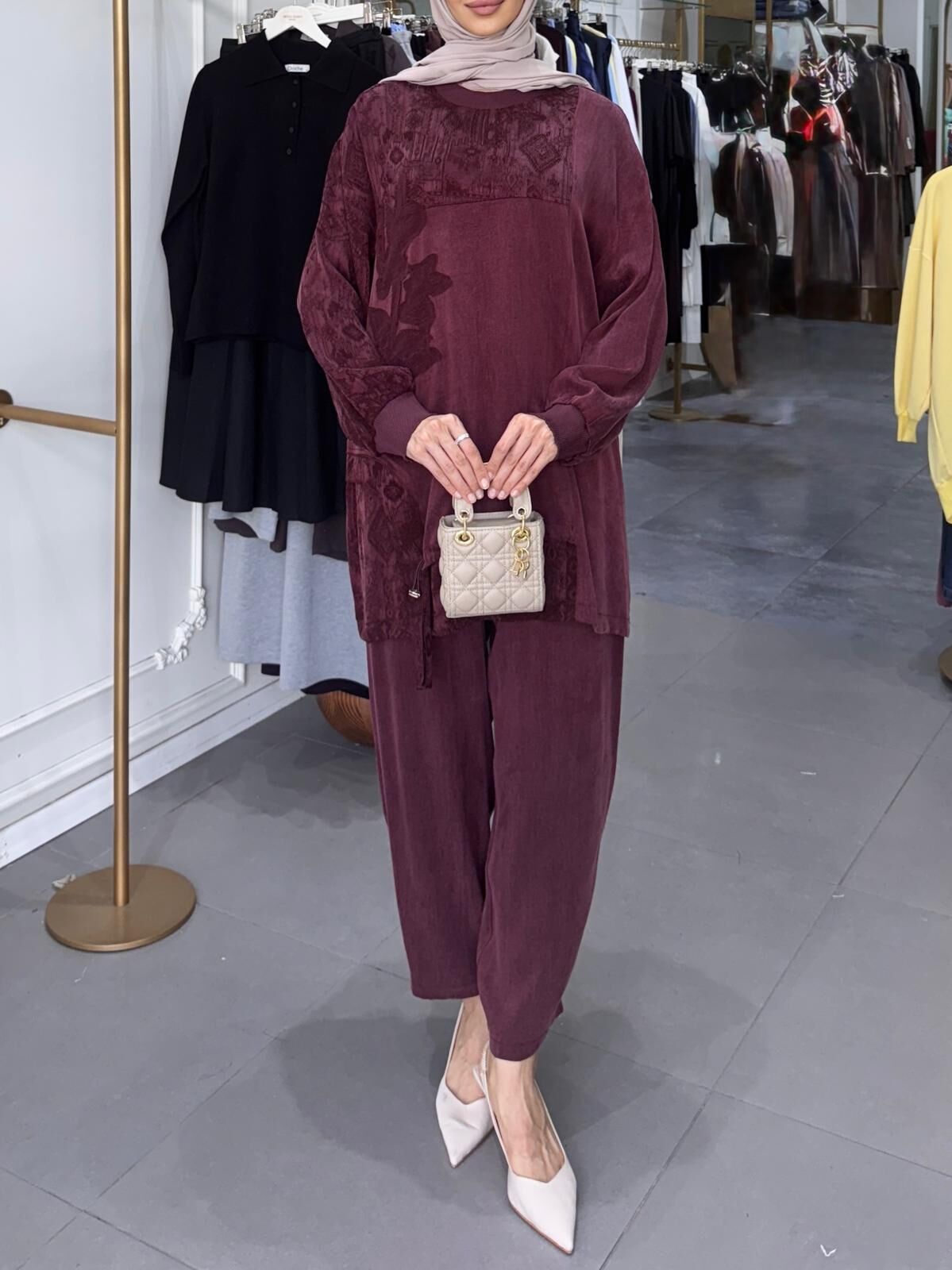 KENDİNDEN DESENLİ İPEK KUPRA TAKIM BORDO