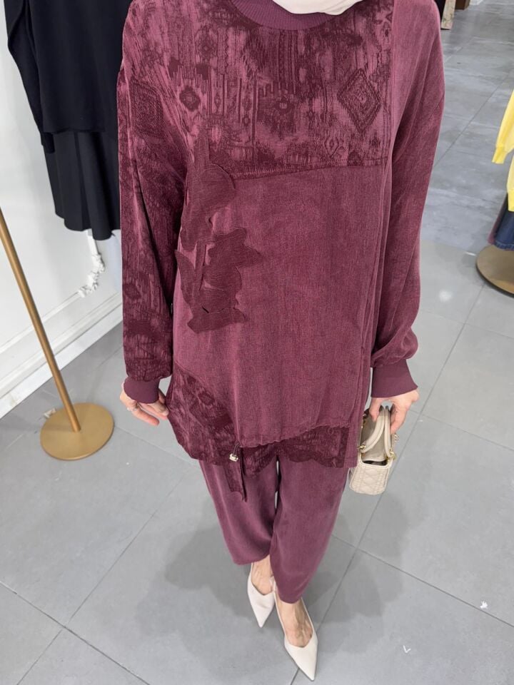 KENDİNDEN DESENLİ İPEK KUPRA TAKIM BORDO