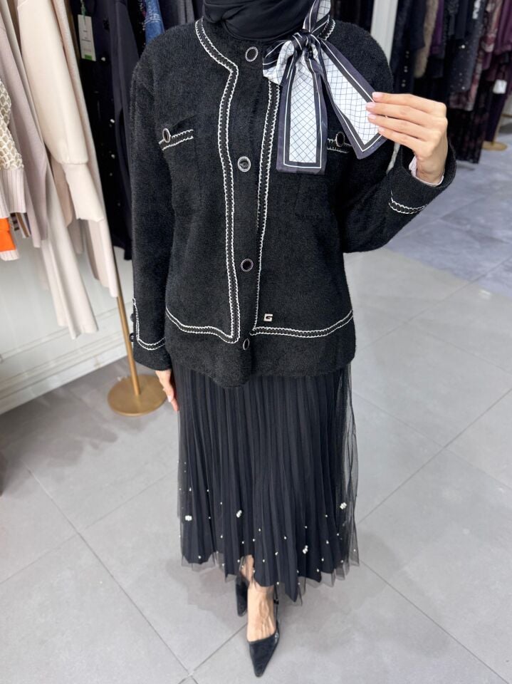 Fular Detay Angora Siyah