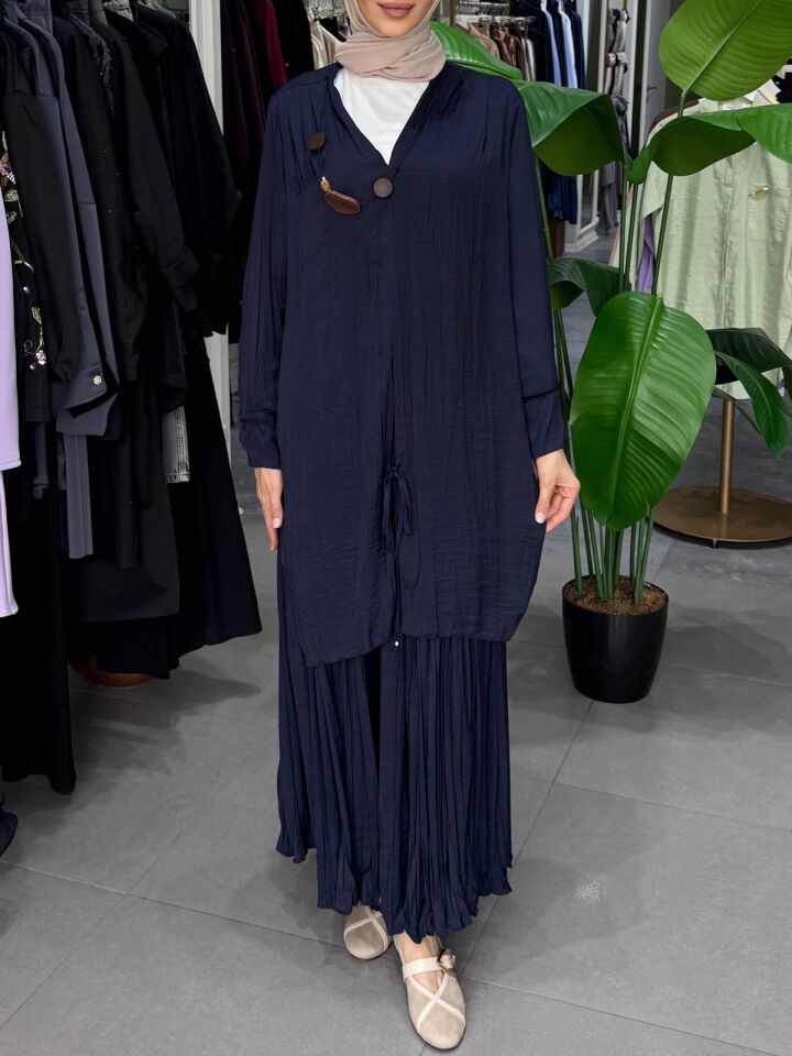 AKSESUAR DETAYLI ETEKLİ CUPRA TAKIM LACİVERT