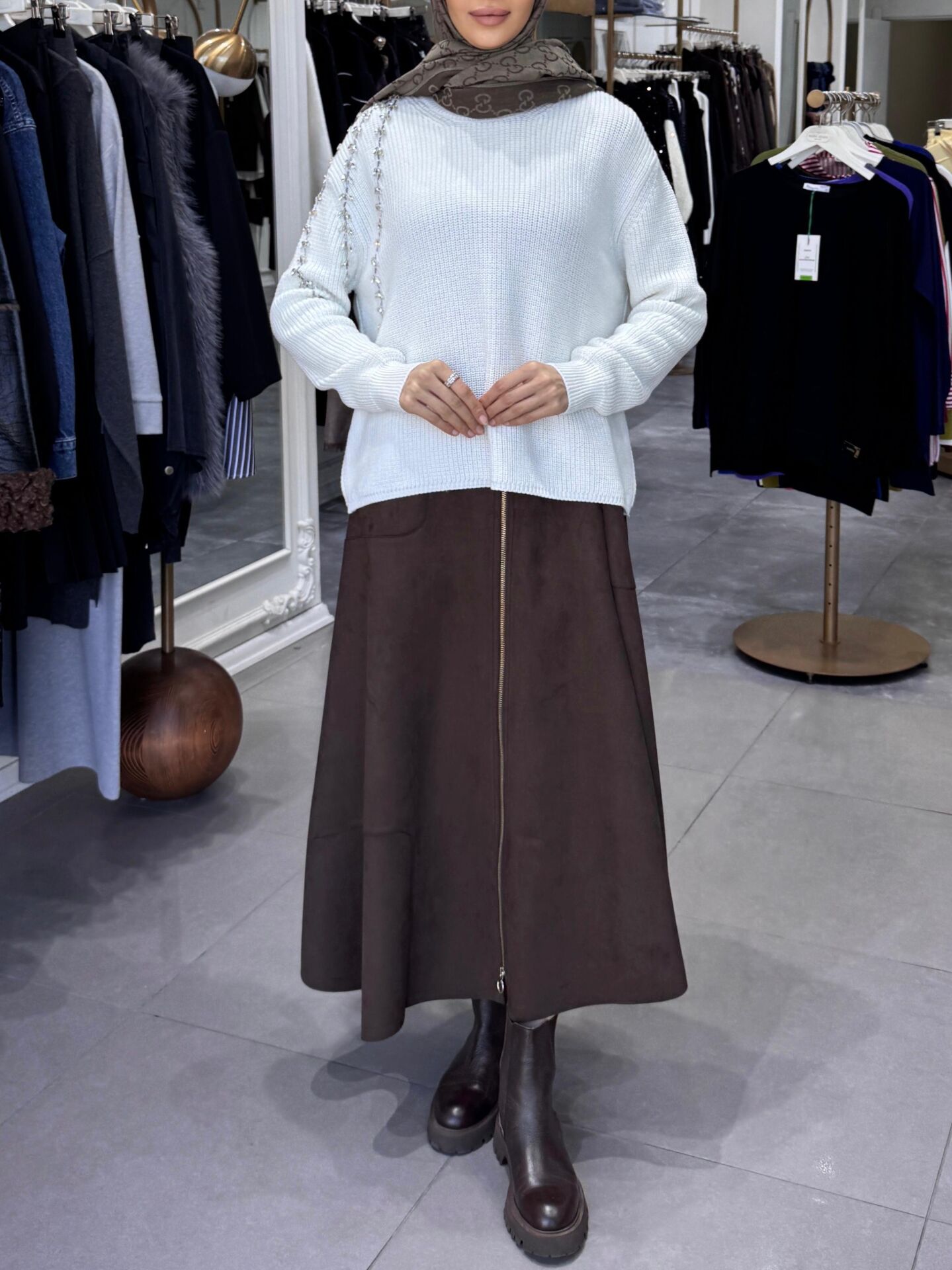 TAŞ İŞLEMELİ TRİKO BLUZ EKRU