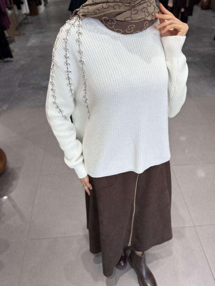 TAŞ İŞLEMELİ TRİKO BLUZ EKRU