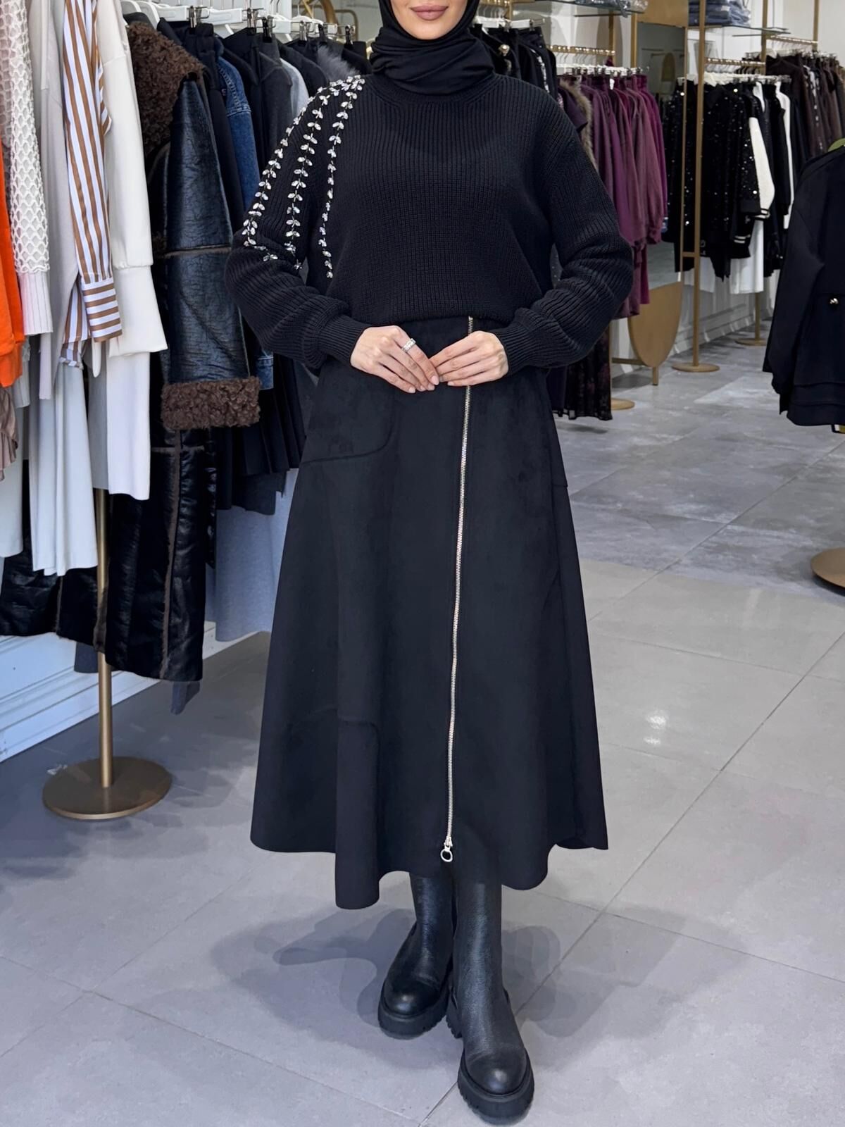 TAŞ İŞLEMELİ TRİKO BLUZ SİYAH