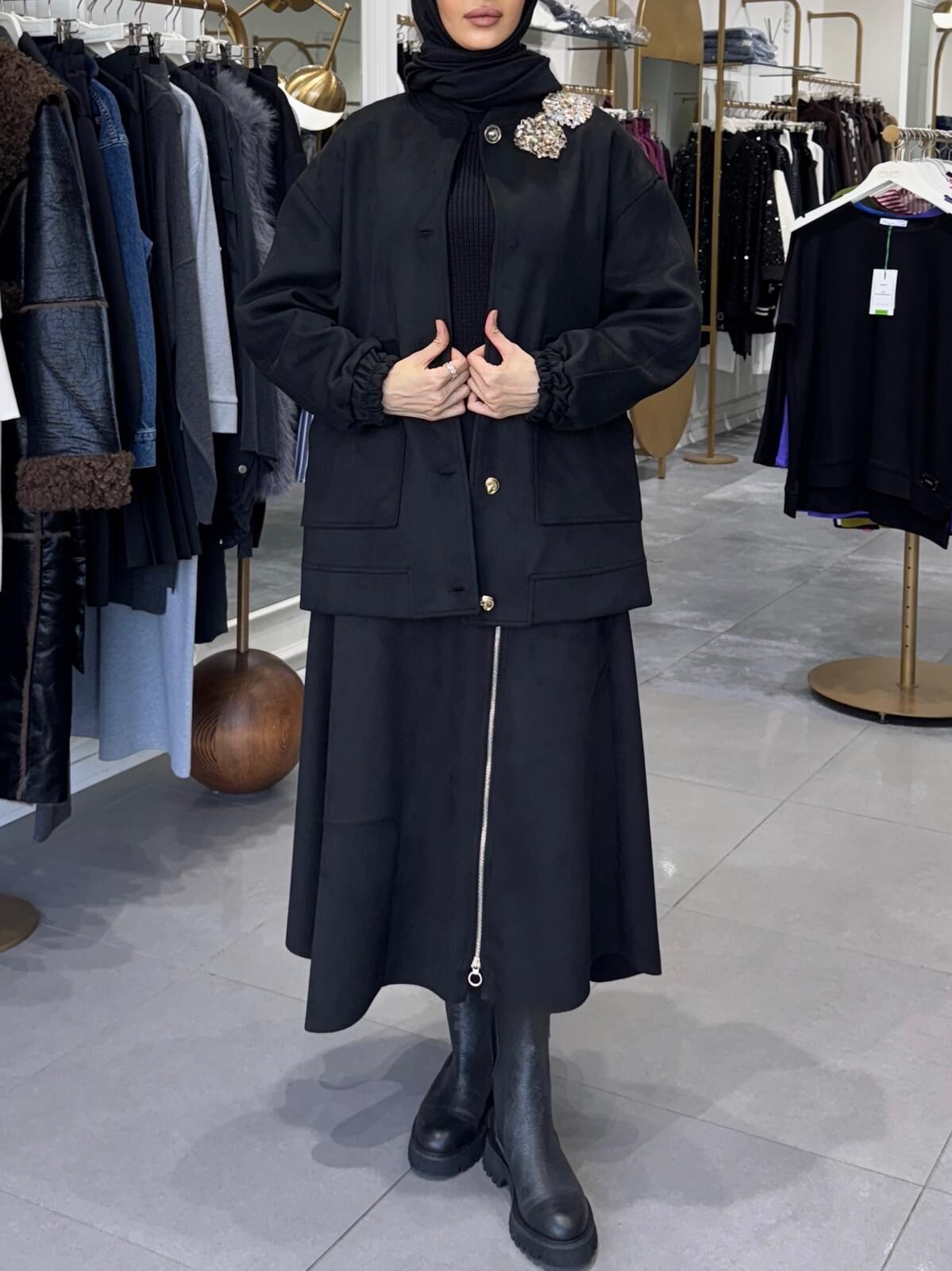 TAŞ DETAYLI SÜET KAP SİYAH