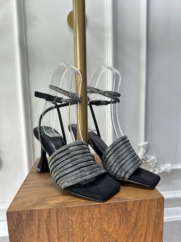 MODA HASEN TAŞLI SANDALET SİYAH