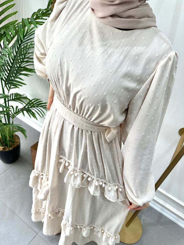 PONPONLU ELBİSE BEJ