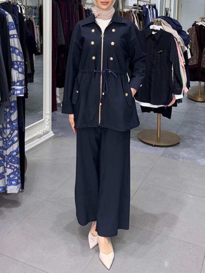 GHİSA DÜĞME DETAY TAKIM LACİVERT